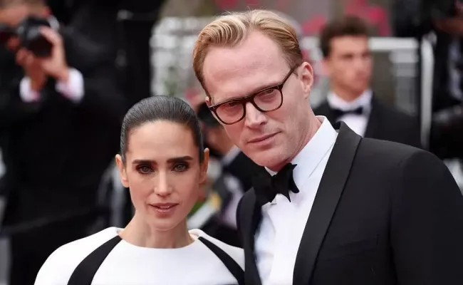 Jennifer Connelly and Paul Bettany met in 2001. (Source: People)