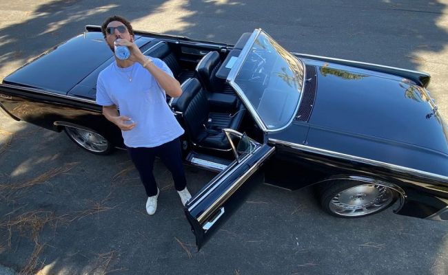 Klay Thompson with his car. (Source: Instagram)