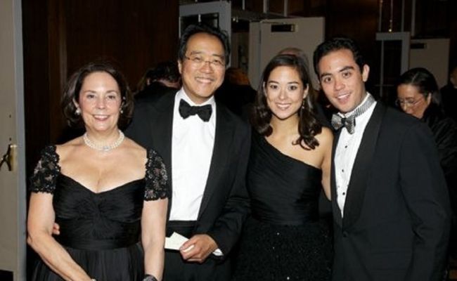 Yo-Yo Ma with his wife and kids (Source: Pinterest)