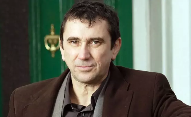 Phil Daniels and his daughter share a solid bond. (Image Source: Mirror)