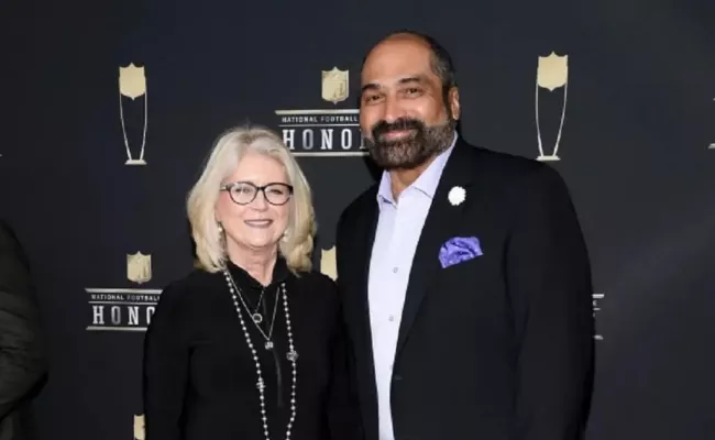 Franco Harris with his wife (Source: the-sun)