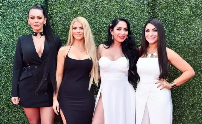 Angelina Pivarnick with her friends during an event. (Source: TV Insider)