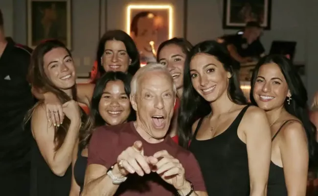 Jerry Blavat dances with the ladies at Memories in Margate on June 29, 2018. (Image Source: Philadelphia Inquirer)