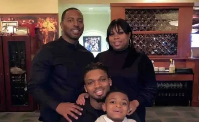 Damar Hamlin is pictured with his parents and little brother, Damir. (Source: First Sportz)