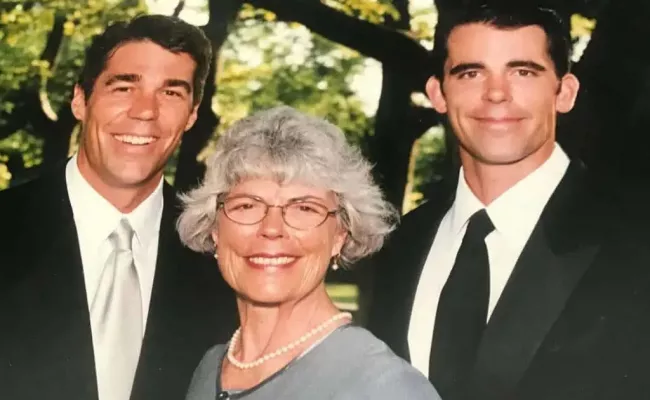 Chris Fowler with his mother and brother. (Source: Instagram)