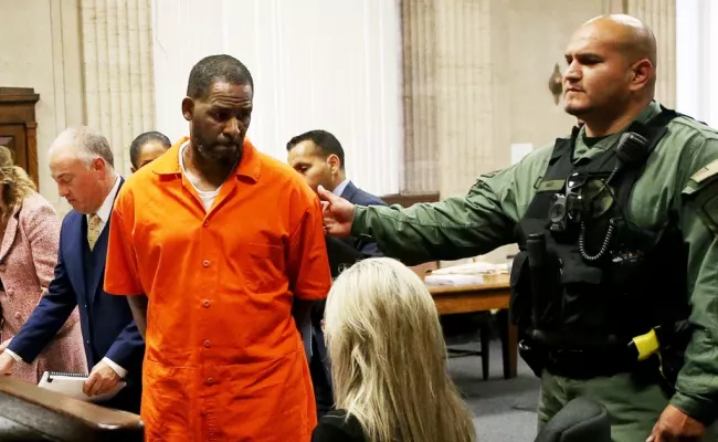 R. Kelly appeared at a hearing at the Leighton Criminal Courthouse.