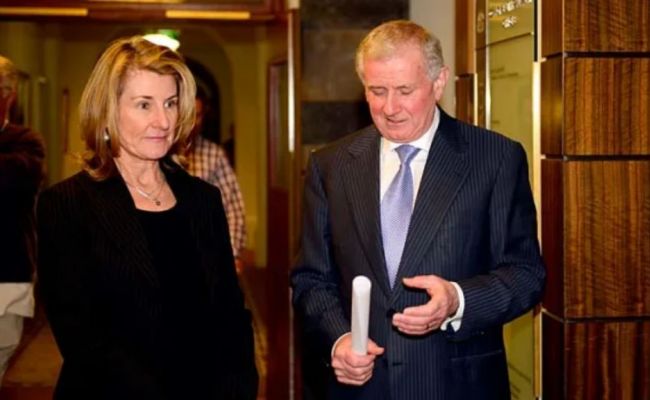 Simon Crean and his wife, Carole Crean, were ready to hand over the baton as he declared he wouldn’t contest the federal election in 2013. (Source: Sydney Morning Harald)