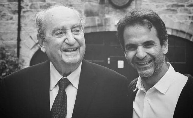 Kyriakos Mitsotakis posted a photo with his late father Konstantinos, a renowned name in the Greek political scene. (Source: Instagram)