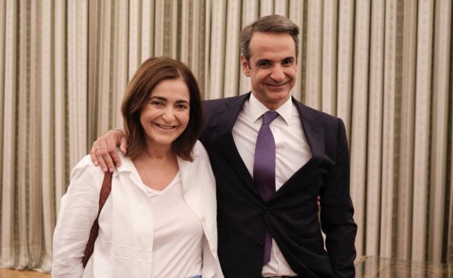 Kyriakos Mitsotakis posted a photo with his sister Katerina while sharing the news about her illness. (Source: Facebook)