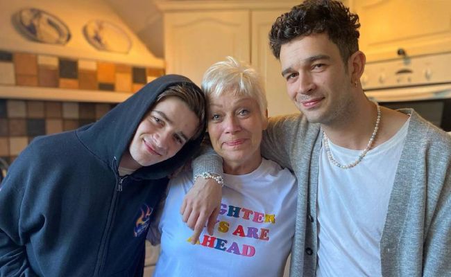 Matty Healy with his mother, Denis Welch, and younger brother, Louis Healy. (Image Source: Instagram)