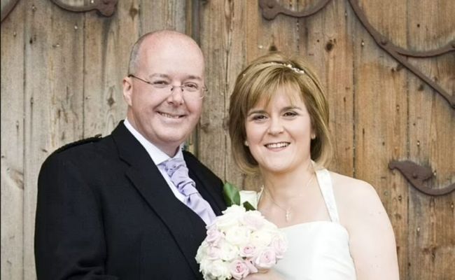 Nicola Sturgeon and Peter Murrell married in Glasgow on July 16, 2010. (Image Source: Daily Mail)